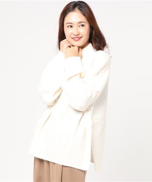 earth music&ecology（アースミュージックアンドエコロジー）の「・BIGニットプルオーバー（ニット/セーター・レディース・ブルー/ネイビー/キャメル/ライトグレー/イエロー/アイボリー・FREE）」の2枚目の写真