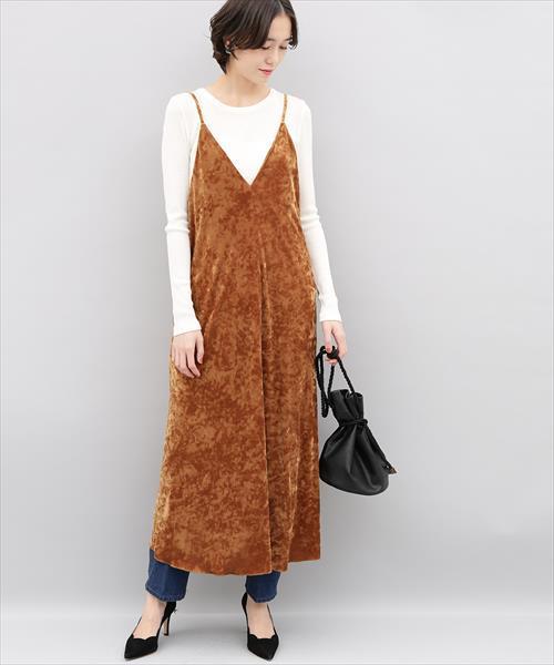 ADAM ET ROPE'（アダムエロペ）の「ベロアヘムフレアキャミドレス（ワンピース・レディース・キャメル/ダークグリーン/ブルー・FREE）」の5枚目の写真