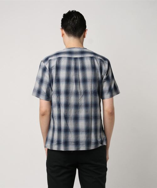 L&H(エルアンドエイチ)の「プルオーバークルーネック半袖チェックシャツ(シャツ/ブラウス・メンズ・ブルー/ネイビー・MEDIUM/LARGE)」の4枚目の写真