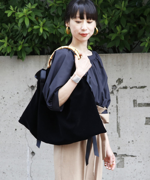 Bilitis dix-sept ans(ビリティスディセッタン)の「【WEB限定】Bilitis sept-ans/ベルベットバッグ(中)(ショルダーバッグ・レディース・ブラック・FREE)」の2枚目の写真