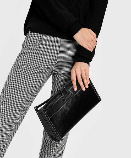 CHARLES & KEITH ブラック クラッチバッグ（バッグ (ブラック