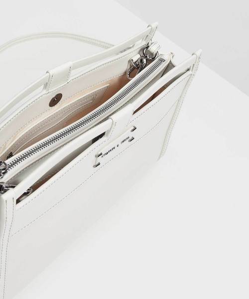 CHARLES & KEITH(チャールズ & キース)の「クラシッククラッチ / Classic Clutch(クラッチバッグ・レディース・ブラック/レッド/クリーム・S)」の13枚目の写真