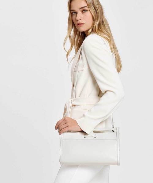 CHARLES & KEITH(チャールズ & キース)の「クラシッククラッチ / Classic Clutch(クラッチバッグ・レディース・ブラック/レッド/クリーム・S)」の7枚目の写真