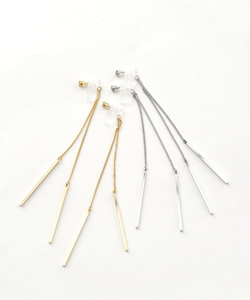 colleca la(コレカラ)の「ノンホール・ストーンとロングチェーンの樹脂イヤリング(イヤリング・レディース・シルバー/ゴールド・フリ-)」の4枚目の写真