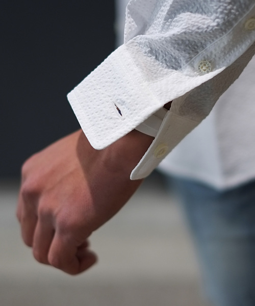 GOSTAR DE FUGA（ゴスタール ジフーガ）の「長袖シアサッカーシャツ（シャツ/ブラウス・メンズ・ホワイト×ネイビー/カーキ/ネイビー/ホワイト・M/L/XL）」の7枚目の写真