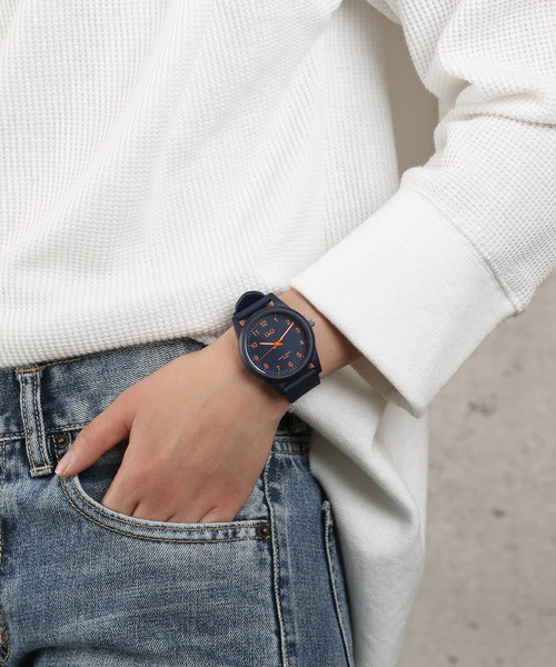 Q&Q(キューアンドキュー)の「Q&Q(アナログ腕時計・メンズ・パープル/レッド/サックスブルー/ピンク/ターコイズブルー/ホワイト×ホワイト/ダークブルー・FREE)」の9枚目の写真