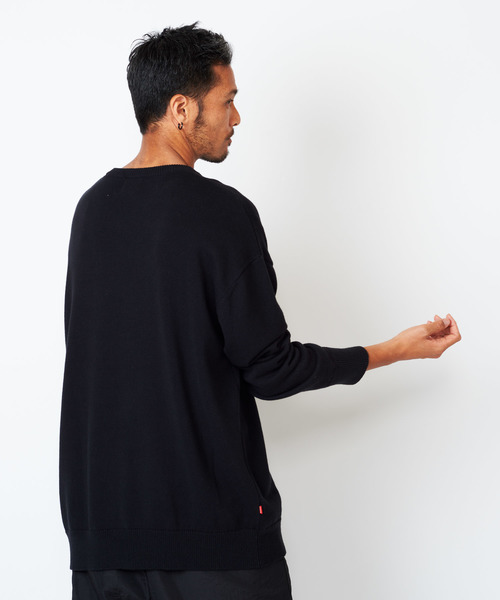 BUCCA 44（ブッカフォーティーフォー）の「【BUCCA 44】ワンポイント刺繍Vネックセーター（ニット/セーター・メンズ・ブラック/レッド/グリーン・MEDIUM/LARGE/X-LARGE/XX-LARGE/XXX-LARGE）」の5枚目の写真