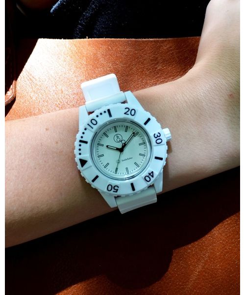 Q&Q SmileSolar（キューアンドキュースマイルソーラー）の「Ｑ＆Ｑ　Smile Solar　スマイルソーラー（アナログ腕時計・メンズ・ブラック系その他/ホワイト×ホワイト/ブラック×ブラック/ブラック×ブルー/ホワイト系その他/ブラック系その他2・FREE）」の8枚目の写真