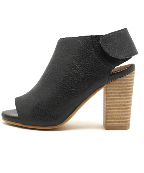 ROSE BUD（ローズバッド）の「(JEFFREY CAMPBELL FOR ROSE BUD) YYH:QUEBEC(JC-076-1) BOOTY SANDAL（サンダル・レディース・ホワイト/ブラック・39/37/36/38/35）」の9枚目の写真