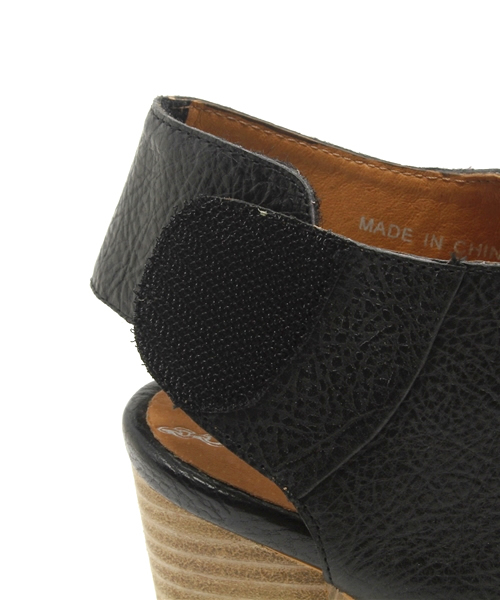 ROSE BUD（ローズバッド）の「(JEFFREY CAMPBELL FOR ROSE BUD) YYH:QUEBEC(JC-076-1) BOOTY SANDAL（サンダル・レディース・ホワイト/ブラック・39/37/36/38/35）」の5枚目の写真