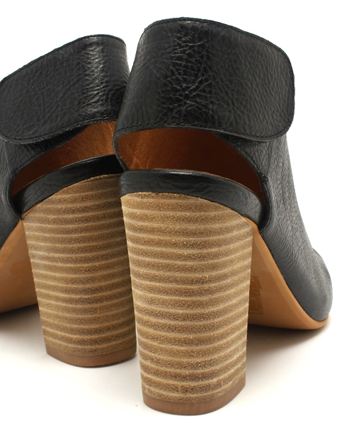 ROSE BUD（ローズバッド）の「(JEFFREY CAMPBELL FOR ROSE BUD) YYH:QUEBEC(JC-076-1) BOOTY SANDAL（サンダル・レディース・ホワイト/ブラック・39/37/36/38/35）」の4枚目の写真