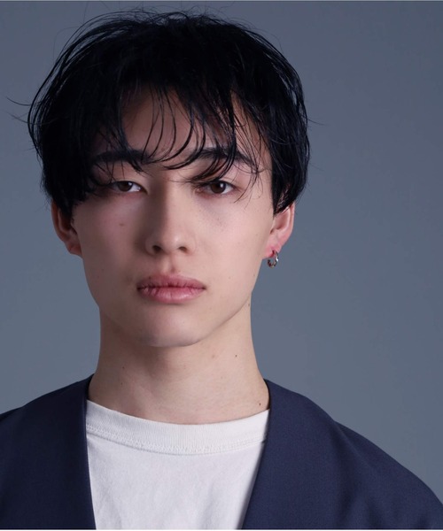 LION HEART（ライオンハート）の「【限定展開】“LH-1”G型ピアス（ツイスト）/サージカルステンレス（金属アレルギー対応）【LION HEART / ライオンハート】（ピアス（片耳用）・メンズ・ブラック/シルバー/ゴールド/ライトブラック・ONE SIZE）」の6枚目の写真