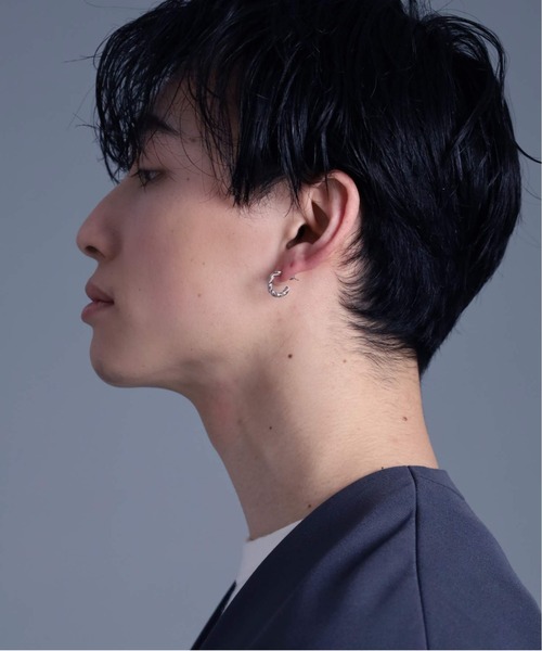 LION HEART（ライオンハート）の「【限定展開】“LH-1”G型ピアス（ツイスト）/サージカルステンレス（金属アレルギー対応）【LION HEART / ライオンハート】（ピアス（片耳用）・メンズ・ブラック/シルバー/ゴールド/ライトブラック・ONE SIZE）」の8枚目の写真