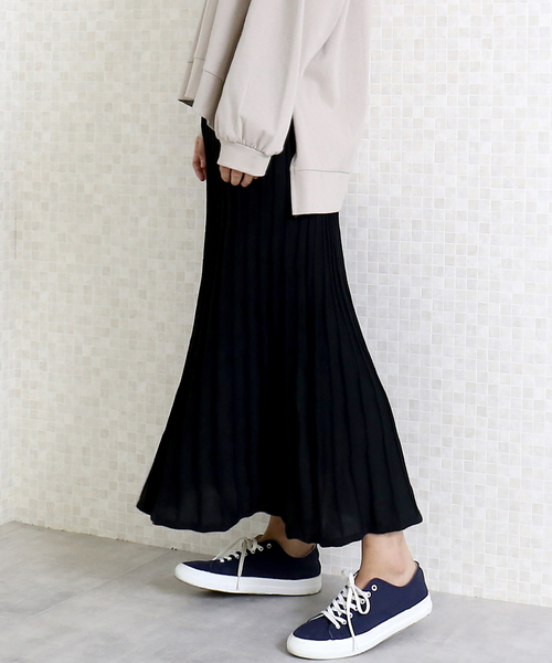 n'ee-ne（ネーネ）の「12Gニットプリーツスカート（スカート・レディース・ブラック/ベージュ/ブラウン/ブルー・FREE）」の9枚目の写真