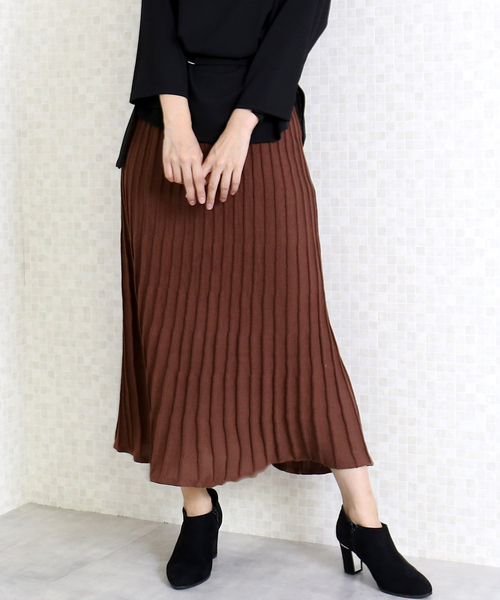 n'ee-ne（ネーネ）の「12Gニットプリーツスカート（スカート・レディース・ブラック/ベージュ/ブラウン/ブルー・FREE）」の20枚目の写真