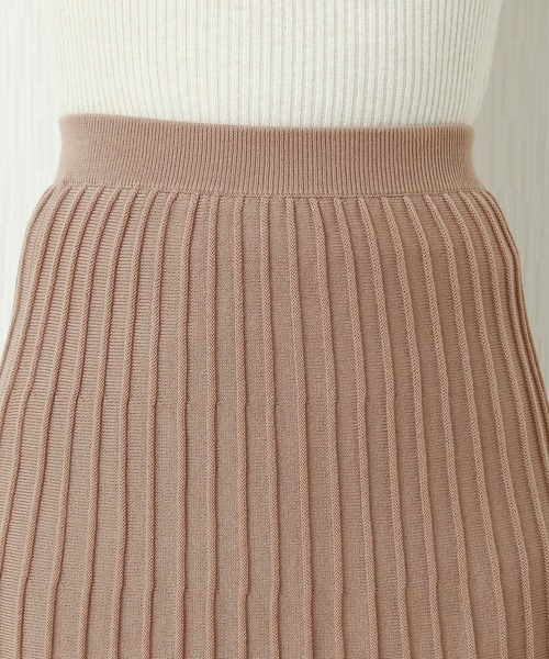 n'ee-ne（ネーネ）の「12Gニットプリーツスカート（スカート・レディース・ブラック/ベージュ/ブラウン/ブルー・FREE）」の22枚目の写真