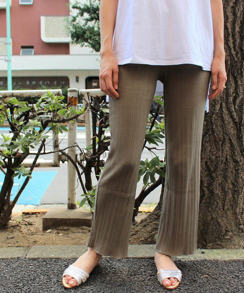 ottilie（オティーリエ）の「リブセミフレアーパンツ（その他パンツ・レディース・ブラック/カーキ/モカ・FREE）」の16枚目の写真