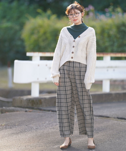 rps（アールピーエス）の「ケーブルニットショートカーディガン（カーディガン/ボレロ・レディース・アイボリー/モカ/グレイッシュベージュ・M）」の10枚目の写真