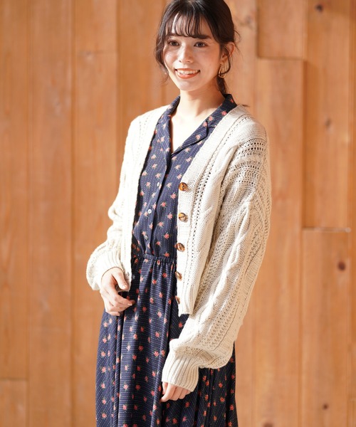 rps（アールピーエス）の「ケーブルニットショートカーディガン（カーディガン/ボレロ・レディース・アイボリー/モカ/グレイッシュベージュ・M）」の19枚目の写真