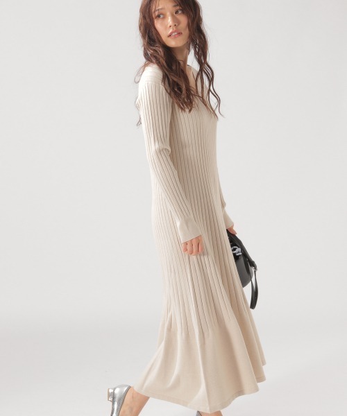 BAYFLOW（ベイフロー）の「ニットフレアワンピース（ワンピース・レディース・ブラウン/アイボリー・SMALL/MEDIUM）」の22枚目の写真