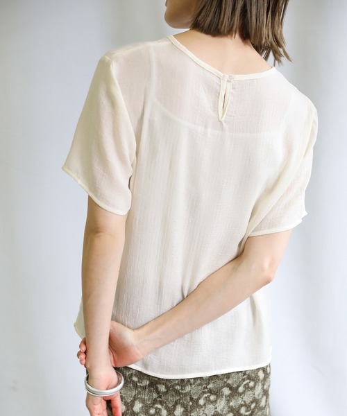 select MOCA（セレクトモカ）の「2021 SS リンクルハーフスリーブブラウス（ラウンドネックシアートップス）（シャツ/ブラウス・レディース・ブラック/アイボリー・FREE）」の22枚目の写真