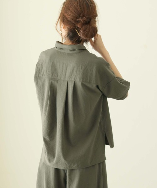 cheriella(シェリエラ)の「(入荷無し)【cheriella】麻タッチシャツ×パンツセットアップ(シャツ/ブラウス・レディース・カーキ/ダークネイビー・M)」の13枚目の写真