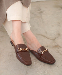 AmiAmi | 《2020年秋冬新作》ビット付きローファーミュール(サンダル)