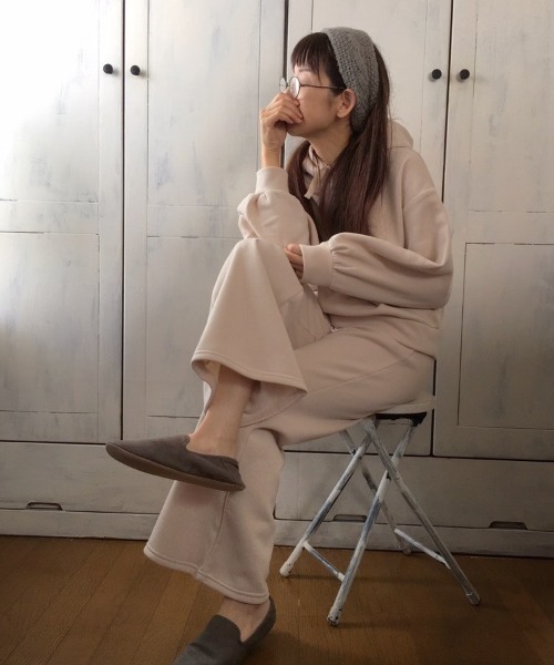 Mysa&Liina（ミーサリーナ）の「パーカールームウエアセットアップ（ルームウェア/パジャマ・レディース・ブラック/ベージュ/ブラウン/オフホワイト/サックスブルー/ピンクベージュ・M/L）」の10枚目の写真