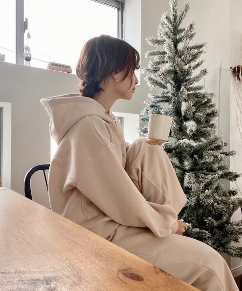 Mysa&Liina（ミーサリーナ）の「パーカールームウエアセットアップ（ルームウェア/パジャマ・レディース・ブラック/ベージュ/ブラウン/オフホワイト/サックスブルー/ピンクベージュ・M/L）」の8枚目の写真