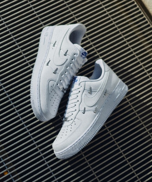 NIKE（ナイキ）の「WMNS AIR FORCE 1 '07 LX CT1990-100（スニーカー