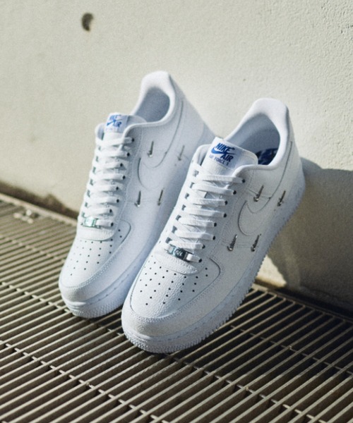NIKE(ナイキ)の「WMNS AIR FORCE 1 '07 LX CT1990-100(スニーカー・レディース・ホワイト系その他・23.5cm/24.5cm/25.5cm/26.0cm/22.0cm/22.5cm/25.0cm/24.0cm/23.0cm/26.5cm/27.0cm/27.5cm/28.0cm/28.5cm/29.0cm)」の9枚目の写真