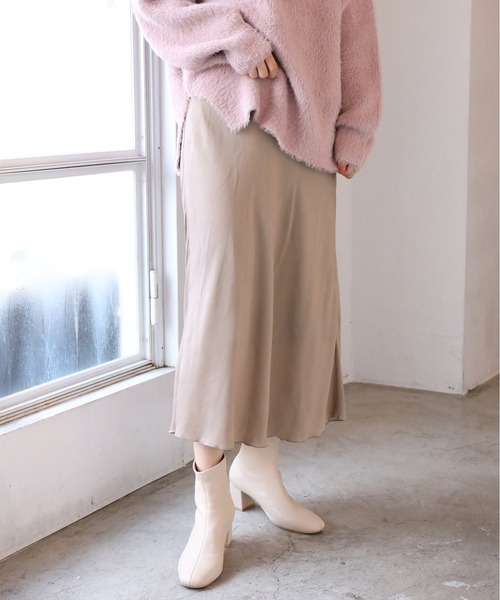 one after another NICE CLAUP（ワンアフターアナザーナイスクラップ）の「サテンマーメイドスカート（スカート・レディース・アイボリー/モカ/スモークピンク/オレンジ/コーラル・FREE）」の3枚目の写真