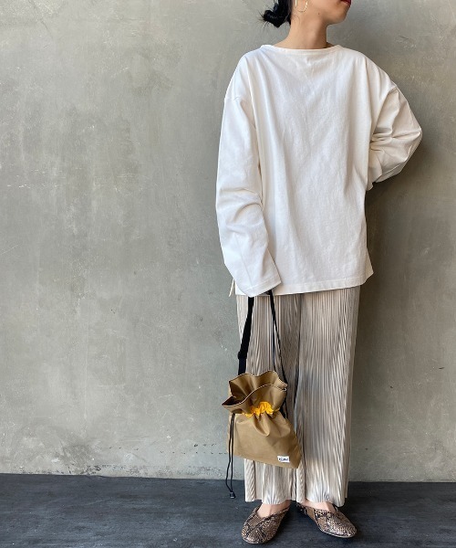 Drifter（ドリフター）の「[Drifter/ドリフター] キャンディポーチ 2WAY巾着バッグ（ショルダーバッグ・レディース・ベージュ・ONE SIZE）」の3枚目の写真