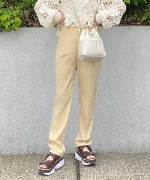 EPIMI E'PIMMY（エピミエピミー）の「センタープレステーパードスラックスパンツ（スラックス・レディース・ブラック/ダークグリーン/オレンジ/レモンイエロー/グレー系その他/グレイッシュブルー・MEDIUM）」の5枚目の写真