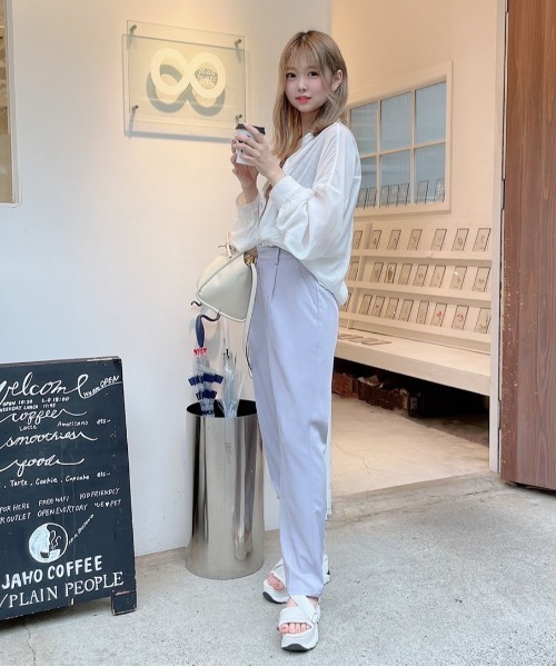 EPIMI E'PIMMY（エピミエピミー）の「センタープレステーパードスラックスパンツ（スラックス・レディース・ブラック/ダークグリーン/オレンジ/レモンイエロー/グレー系その他/グレイッシュブルー・MEDIUM）」の12枚目の写真