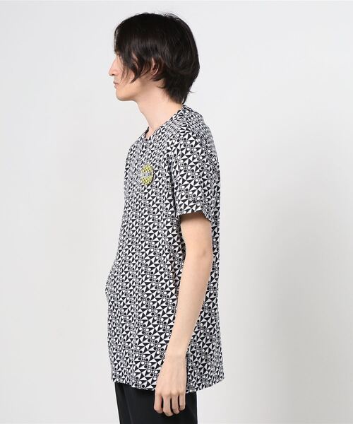 MOOSE KNUCKLES（ムースナックルズ）の「MOOSE KNUCKLES(ムースナックルズ）MAYDAY TEE（Tシャツ/カットソー・メンズ・ブラック・LARGE/MEDIUM）」の2枚目の写真