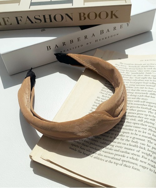 PairPair(ペアペア)の「ネジリカチューシャ(カチューシャ・レディース・ブラック/ブラウン系その他・FREE)」の6枚目の写真