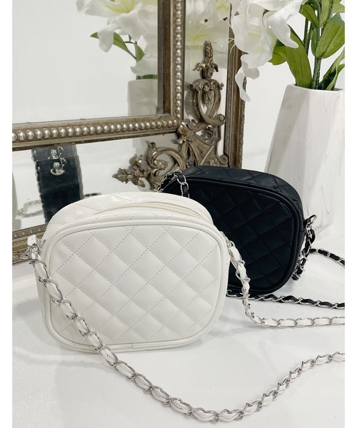 ANDGEEBEE（アンジービー）の「キルティングショルダーバッグ（ショルダーバッグ・レディース・アイボリー/ブラック・FREE）」の11枚目の写真