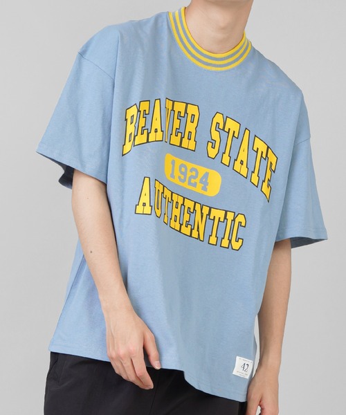 SPINNS（スピンズ）の「【ゆるシルエット】リブラインカレッジロゴ半袖Tシャツ（Tシャツ/カットソー・メンズ・ホワイト/ダークグリーン/ネイビー/イエロー/ダークブルー/ワイン・ONESIZE）」の4枚目の写真