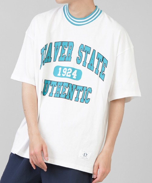 SPINNS（スピンズ）の「【ゆるシルエット】リブラインカレッジロゴ半袖Tシャツ（Tシャツ/カットソー・メンズ・ホワイト/ダークグリーン/ネイビー/イエロー/ダークブルー/ワイン・ONESIZE）」の2枚目の写真