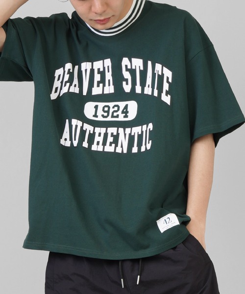 SPINNS（スピンズ）の「【ゆるシルエット】リブラインカレッジロゴ半袖Tシャツ（Tシャツ/カットソー・メンズ・ホワイト/ダークグリーン/ネイビー/イエロー/ダークブルー/ワイン・ONESIZE）」の3枚目の写真