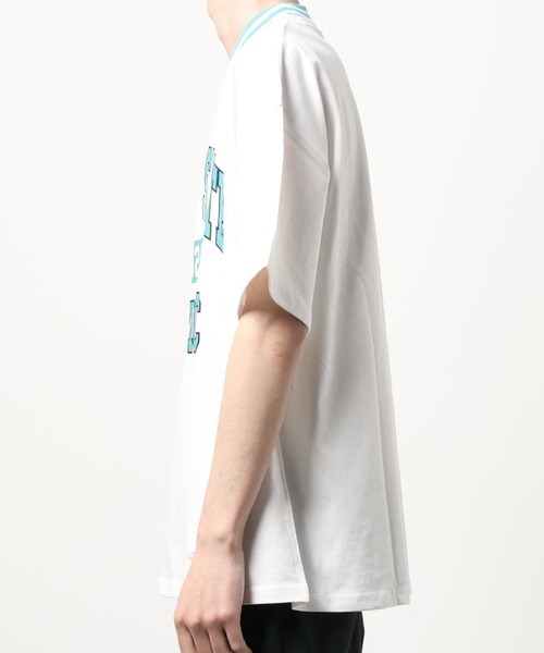 SPINNS（スピンズ）の「【ゆるシルエット】リブラインカレッジロゴ半袖Tシャツ（Tシャツ/カットソー・メンズ・ホワイト/ダークグリーン/ネイビー/イエロー/ダークブルー/ワイン・ONESIZE）」の7枚目の写真