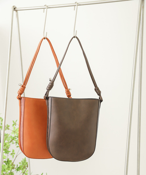 SENSE OF PLACE by URBAN RESEARCH(センスオブプレイスバイアーバンリサーチ)の「ハーフラウンドコンビトートバッグ(ショルダーバッグ・レディース・キャメル/ブラウン/ブラック・ONE)」の3枚目の写真