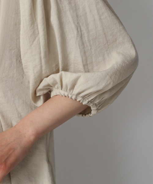 LOWRYS FARM（ローリーズファーム）の「タックボリュームワンピースＳＳ　949025（ワンピース・レディース・チャコールグレー/パープル/アイボリー・FREE）」の10枚目の写真