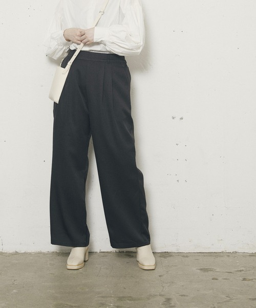 kivi（キヴィ）の「タックラフパンツ（その他パンツ・レディース・オレンジ/グリーン/アイボリー/レッド系その他/ブラック/ダークグリーン/ベージュ/ピンク/ブルー・M/L）」の3枚目の写真