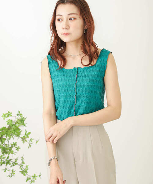 SENSE OF PLACE by URBAN RESEARCH（センスオブプレイスバイアーバンリサーチ）の「メローキリカエスクエアネックタンクトップ（タンクトップ・レディース・ブラック/グリーン/アイボリー・ONE）」の13枚目の写真