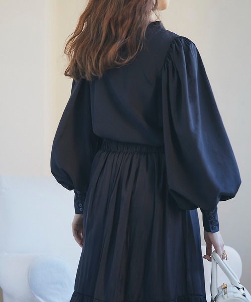 RANDEBOO（ランデブー）の「Volume sleeve blouse（シャツ/ブラウス・レディース・ブラック/ピンク/アイボリー・FREE）」の16枚目の写真