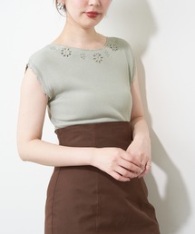 衿ぐりお花刺繍強撚リブニット