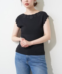 衿ぐりお花刺繍強撚リブニット