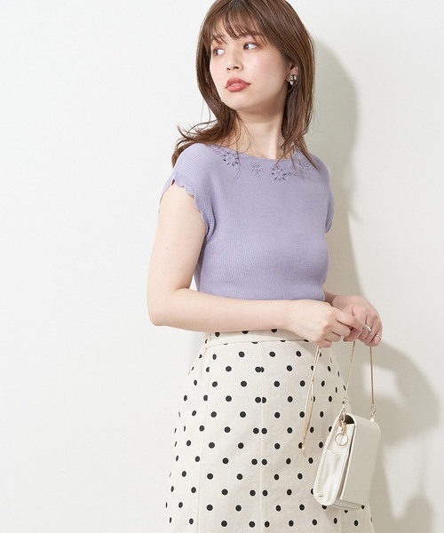 natural couture(ナチュラルクチュール)の「衿ぐりお花刺繍強撚リブニット(ニット/セーター・レディース・オフホワイト/ブラック/ブラウン/ミント/ラベンダー・FREE)」の11枚目の写真